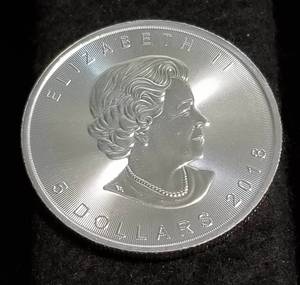 2018 CANADA $5 SILVER MAPLE LEAF 1 TROY OZ .9999 FINE SILVER