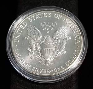 1989 AMERICAN SILVER EAGLE 1 TROY OZ. .999 FINE SILVER IN AIRTITE
