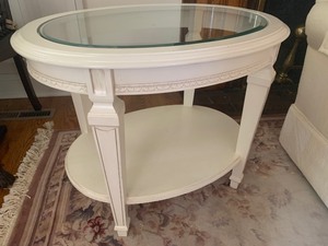 lot 8 image: Oval White Painted Glass Top Accent Table