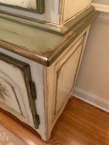 lot 2 image: French Heritage Style Beautiful Display Cabinet