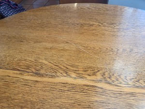lot 14 image: Round Oak 1900s Table