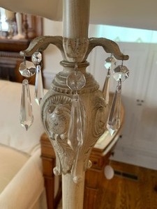 lot 19 image: Decorative Metal Floor Lamp