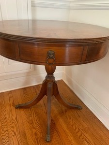 lot 18 image: 1940s Flame Grain Mahogany Drum Table
