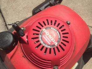lot 56 image: Honda Harmony (HRB216) Lawn Mower