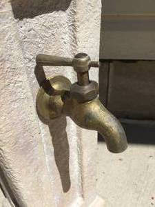 lot 92 image: Fountain Accent