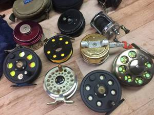 lot 208 image: Fishing Reel Collection