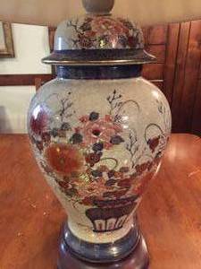 lot 233 image: Floral Design Table Lamp
