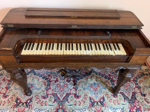 lot 35 image: Austin C Chase Syracuse, NY Antique Rosewood Melodeon (1850s-1860s)