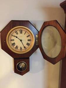 lot 251 image: Verichron Wall Clock