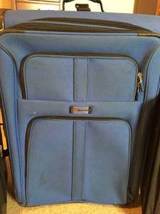 lot 259 image: Luggage Lot