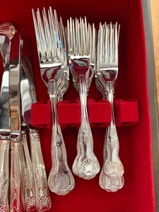 lot 40 image: International Silver Company Flatware Set