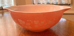lot 49 image: Pyrex and Dru (Holland) Fry Pan