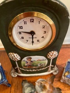 lot 116 image: Lot of Six Porcelain Items