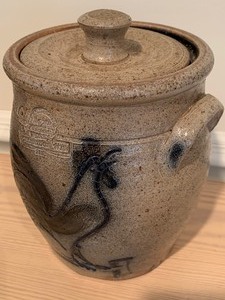 lot 140 image: Rowe Pottery Works Covered Crock