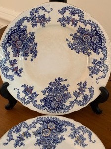 lot 108 image: Lot of Flow Blue Glassware
