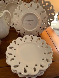 lot 129 image: Nine Decorative Items