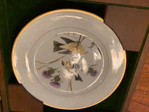 lot 157 image: Two Collector Plates in Box by John A. Hutschenreuther (Germany)