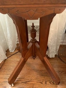lot 160 image: Victorian Walnut Eastlake Style Parlor Table