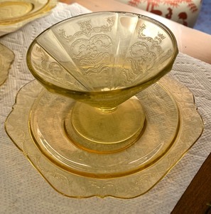 lot 158 image: Vintage Glassware Lot