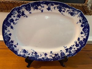lot 221 image: Flow Blue Platter and Open Tureen