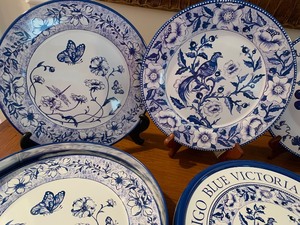 lot 223 image: Three Four-Piece Decorative Plate Sets from Restoration Hardware