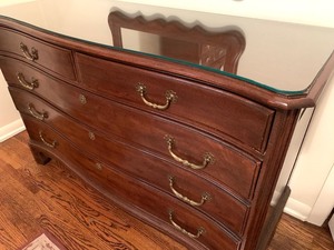lot 163 image: Chippendale Style Mahogany Dresser with Mirror