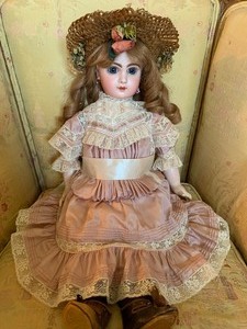 lot 269 image: Antique French Doll - Jumeau
