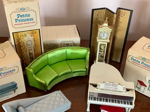 lot 280 image: Six Pieces Fantasy Doll Furniture with Boxes