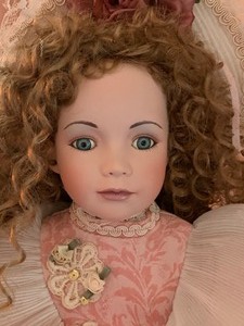 lot 283 image: Beautiful Collector Doll