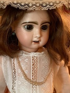 lot 274 image: Beautiful French Doll