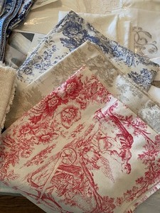 lot 310 image: Lot of Linens