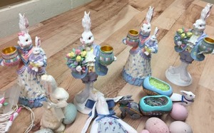lot 339 image: Assorted Easter Deco