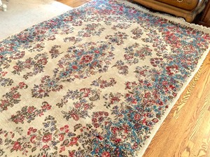 lot 367 image: Decorative Area Rug