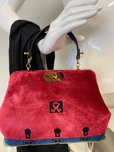 lot 15 image: Roberta di Camerino Handbag