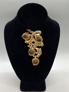 lot 39 image: Vintage Brooch by Mazer