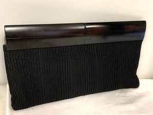 lot 32 image: DeVecchi Clutch Envelope Clutch in Black
