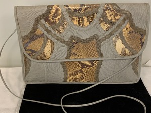 lot 26 image: Vintage Carlos Falchi Handbag