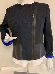 lot 82 image: Ladies Stylish Jacket by Tahari