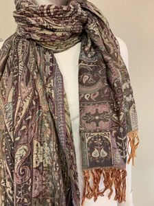 lot 87 image: Beautiful Purple Print Scarf