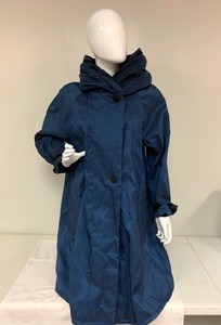 lot 93 image: Myra Pac Now Lightweight Jacket (wtag)