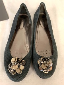 lot 148 image: Calvin Klein Flats