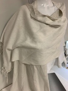 lot 164 image: Gray CapePoncho