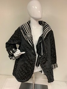 lot 180 image: Unique and Beautiful Jacket by Han Feng