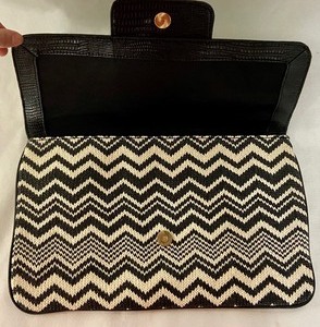 lot 55 image: BCBG MAX AZRIA Handbag