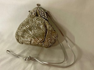lot 64 image: Vintage Silver and Gold Purse