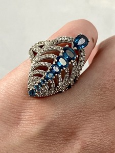lot 120 image: Gorgeous Sterling Silver Ring - Blue & White Crystals Size 5.5