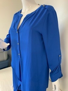 lot 210 image: Chicos Outfit - (new w tags)