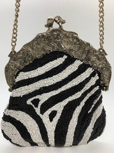 lot 245 image: Beaded Handbag by Christiana.