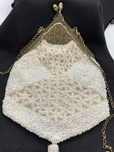 lot 243 image: Beaded Handbag
