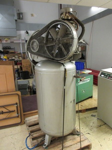VERTICAL AIR COMPRESSOR